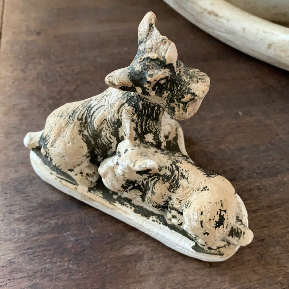 Dog decor euc